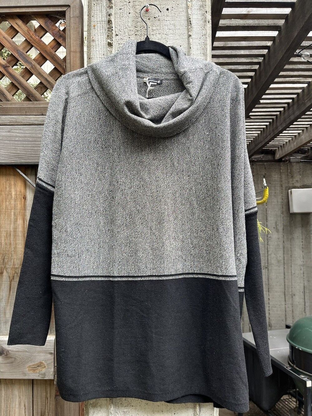 SmartWool Women Edgewood Poncho Sweater Two Tone Black Gray Size Small 16485-001